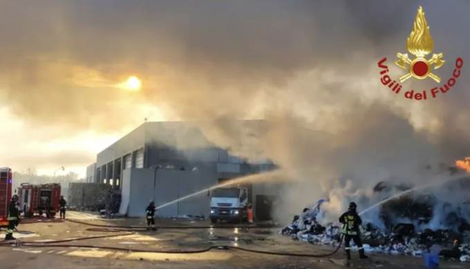 Spaventoso incendio a Novellara