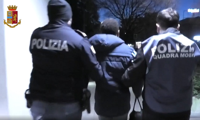 A Reggio c’è anche la Mafia nigeriana. Risse, rapine: cos’ha fatto la Polizia