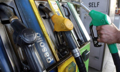 Scatta alle 19 lo sciopero dei benzinai:  chi rimane aperto e prezzi a Reggio Emilia