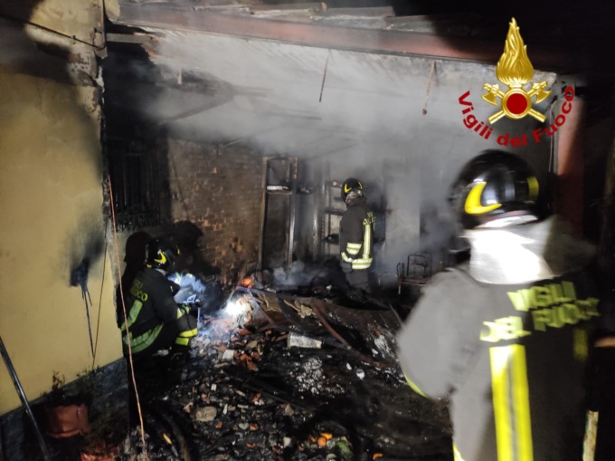 Incendio di Cavriago: due persone soccorse e trasportate in ospedale
