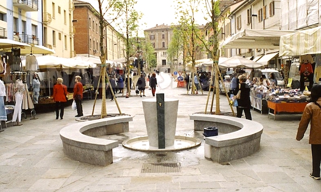 Scandiano: “Il Comune ripristini il mercato nel centro storico!”