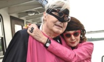 Vittorio Sgarbi compie 70 anni e festeggia con una "crociera" rock sul Po