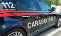 Picchiava e minacciava la compagna da un anno: denunciato dai Carabinieri