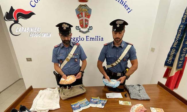“Mi servono i soldi per chiedere il reddito di cittadinanza”: arrestato il rapinatore del Credem di via Emilia Ospizio