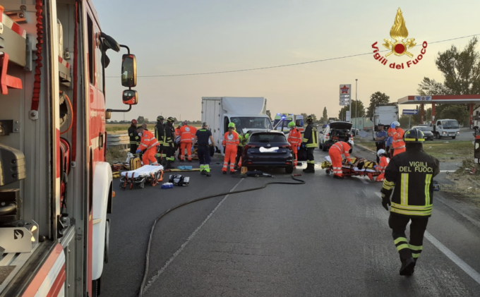 Incidente Gattatico, quattro feriti nello scontro tra auto e furgone