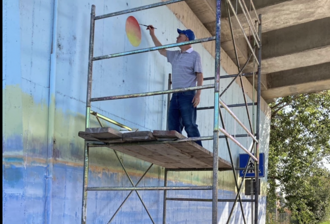 Il ponte di Boretto si trasforma in opera d’arte: realizzato un murale per valorizzare il paesaggio