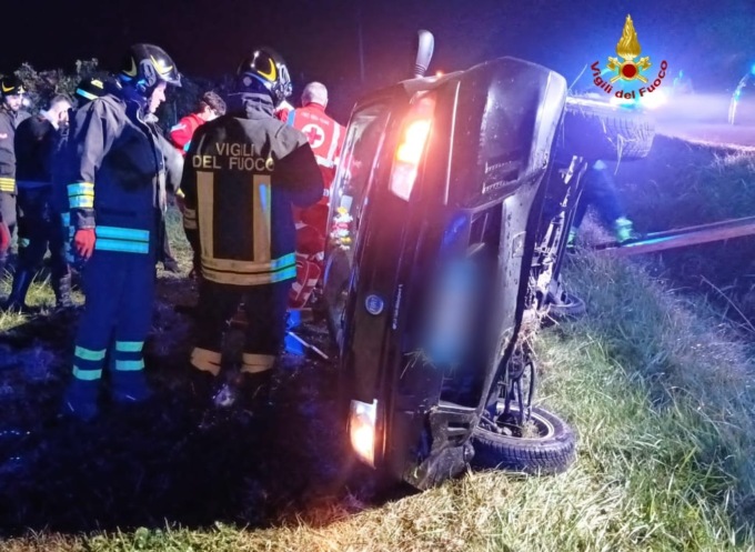 Correggio, 22enne muore nella notte per un incidente stradale