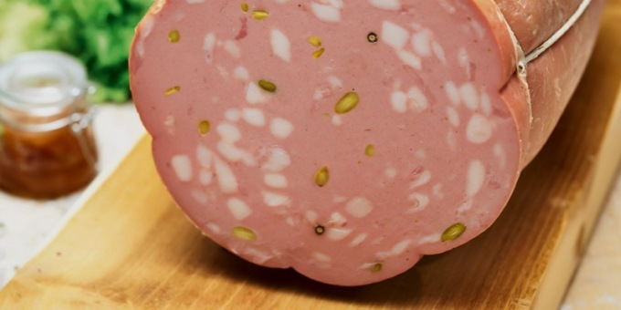 Dipendenti sospesi dal lavoro per aver mangiato due fette di mortadella: gli aggiornamenti