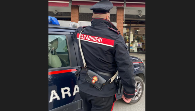 Non rispetta il divieto di avvicinamento e continua lo stalking all’ex compagna: scatta l’arresto