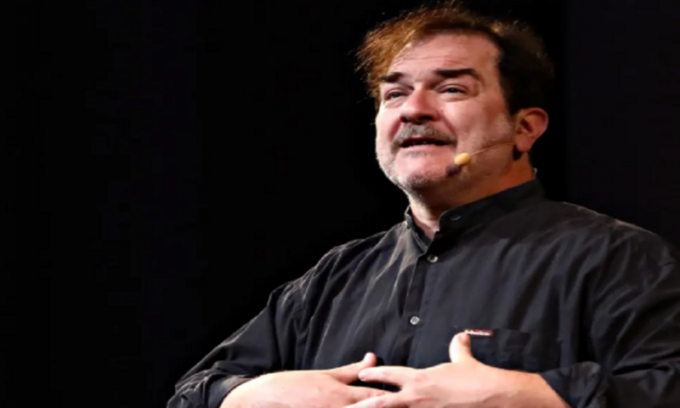 “Pojana e i suoi fratelli”, lo spettacolo di Pennacchi stasera a teatro