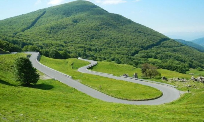 Passo del Lagastrello, 55enne cade e si procura un trauma