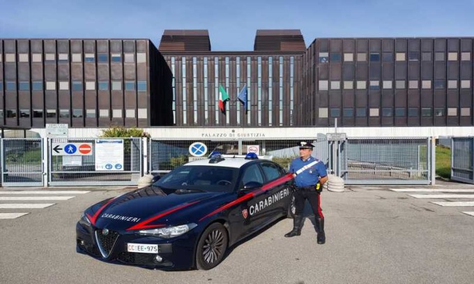 Campegine, colpisce l’ex fidanzata con la mazza da baseball: arrestato