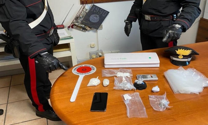 Perquisizioni nella bassa reggiana: a Novellara arrestate due persone per spaccio