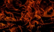 Incendio nella notte a Guastalla: in fiamme un'autorimessa