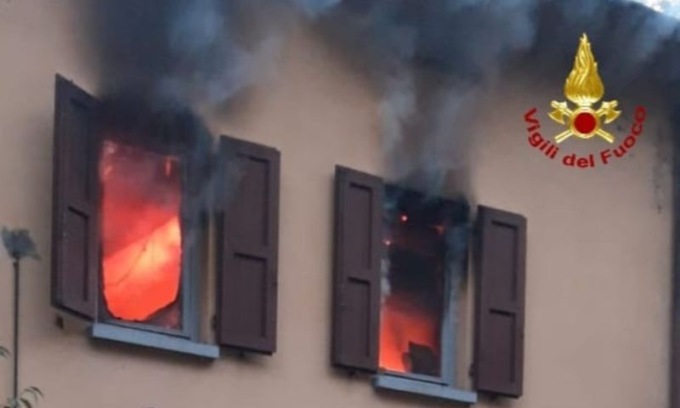 Fiamme nella notte in località Rivalta: indagini in corso