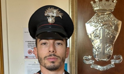 Bimbo di un anno colto da crisi respiratoria: carabiniere fuori servizio lo salva
