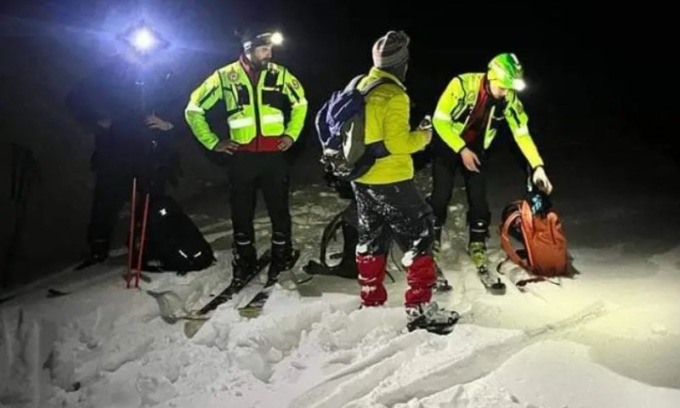 Escursionista si perde con le ciaspole e chiama il Soccorso Alpino