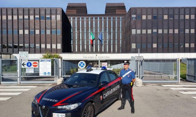 Dopo 15 anni di botte e umiliazioni decide di denunciare il marito