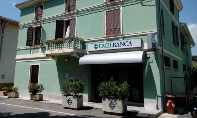 Brescello, furto notturno alla Emilbanca di Lentigione