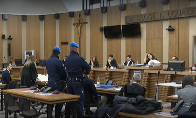 Uccise il padre a martellate e tentò di avvelenare la madre: chiesto l’ergastolo