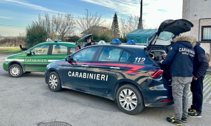 Faceva lavorare un immigrato clandestino nella sua carrozzeria: scattate le denunce