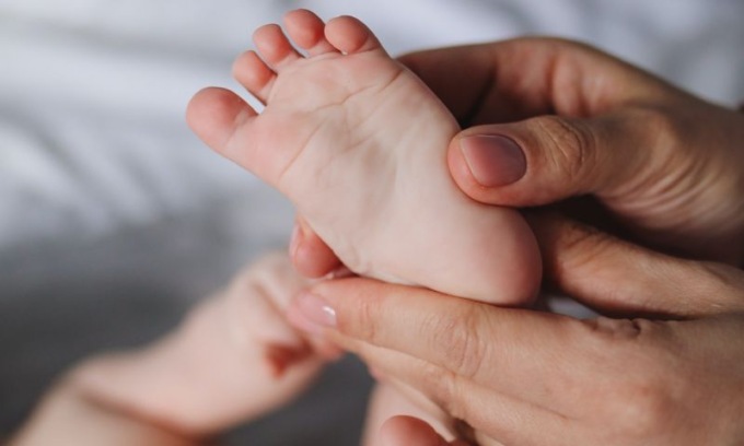 A Casalgrande un corso per neogenitori sul massaggio infantile