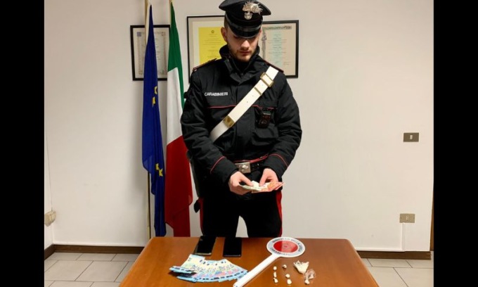 Trovato con dosi di cocaina pronte allo spaccio: denunciato un 60enne di Scandiano