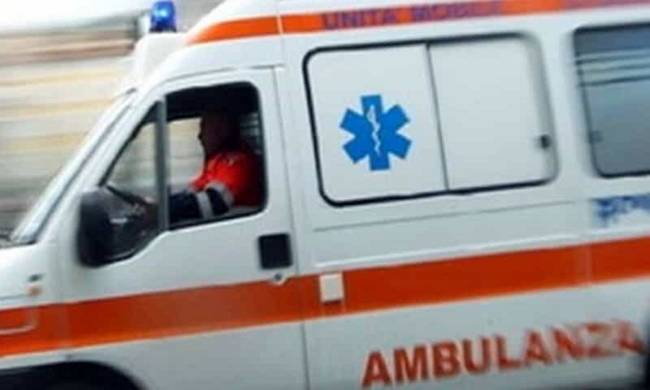 Suv investe un bambino di 7 anni in bicicletta