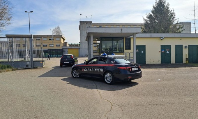 Messaggi e appostamenti sotto casa dell’ex fidanzata: 27enne arrestato in flagranza