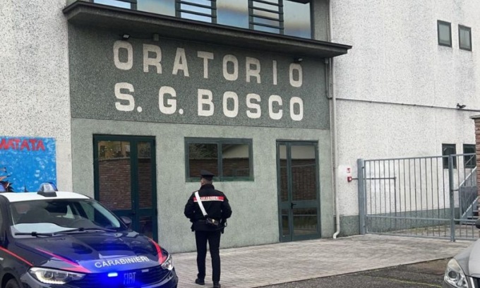 In manette per aver rubato paramenti e oggetti sacri al parroco di Castellarano