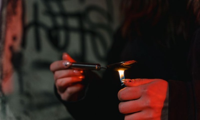 Spacciavano droga tramite piattaforme social: fermata coppia di fidanzatini