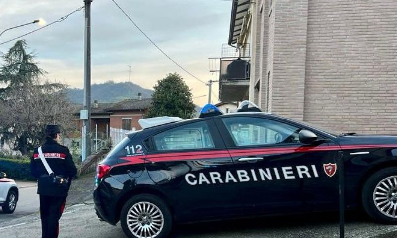 Seminava Terrore In Casa Minacciando La Madre E Rompendo Oggetti ...