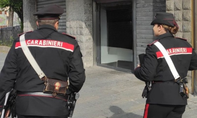 Tentano il furto di una bicicletta ma sono sorpresi dai Carabinieri: tre persone denunciate