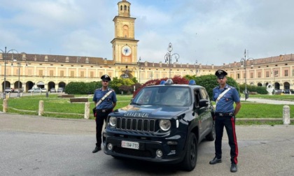 Stalking e minacce agli zii per denaro: arrestato