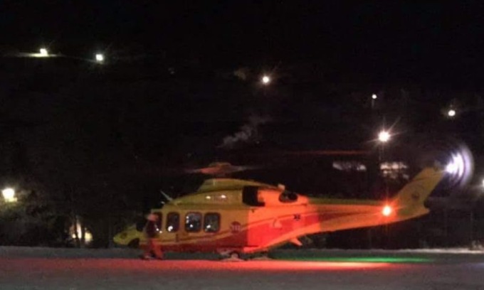 Auto esce fuori strada e si ribalta più volte: grave un 27enne