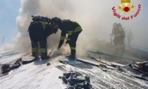 Tetto in fiamme a Cavriago, danni a una superficie di 130 metri