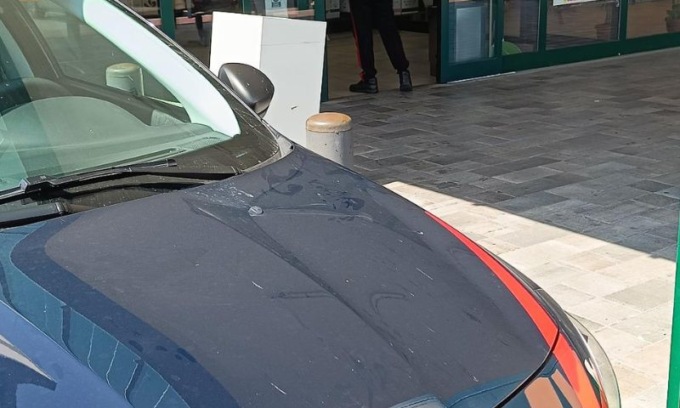 Rubano in un supermercato centinaia di spray Autan: scoperti grazie alla Banca Dati