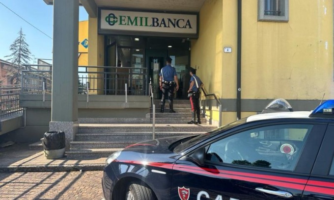 Sottrae con destrezza sigarette elettroniche mentre si trova dal tabaccaio: denunciato dai Carabinieri