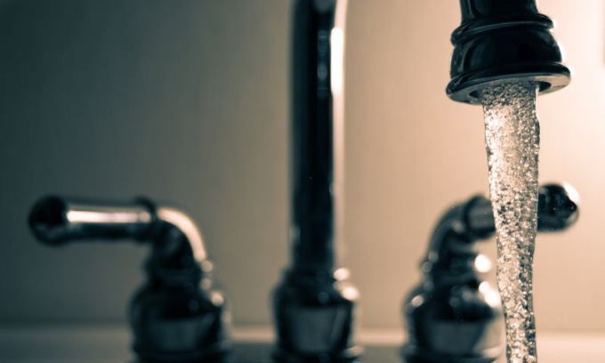 Niente acqua potabile nella Bassa reggiana: al via l’inchiesta da parte di Federconsumatori