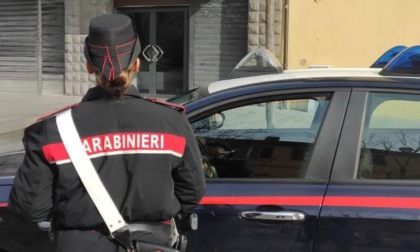 Chiama i Carabinieri procurando falsi allarmi: denunciata
