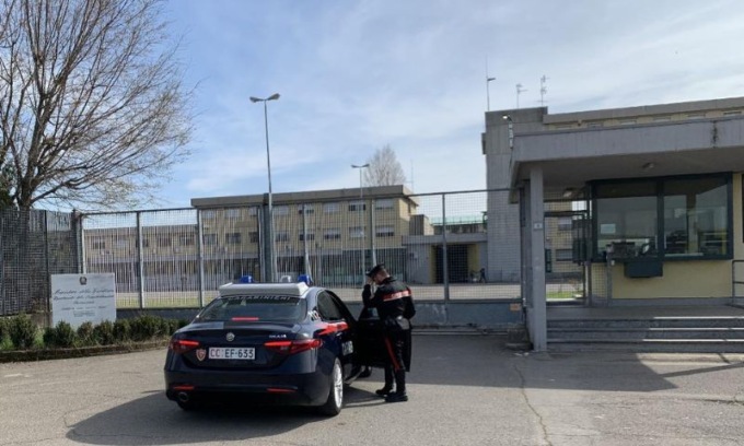 E’ tornato in carcere il 79enne diventato rapinatore per amore di una donna