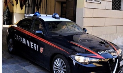 Derubati bloccano ladro e lo consegnano ai Carabinieri