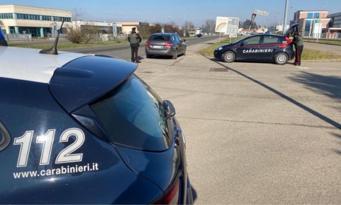 Violenza sessuale in un parcheggio supermercato: arrestato 55 enne