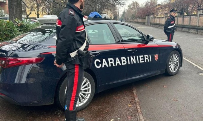 Vuole conoscere un’amica della sorella ed evade dai domiciliari: arrestato
