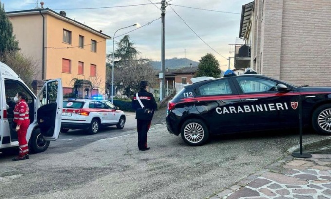 Per un mancato pagamento la minaccia di “darle fuoco”