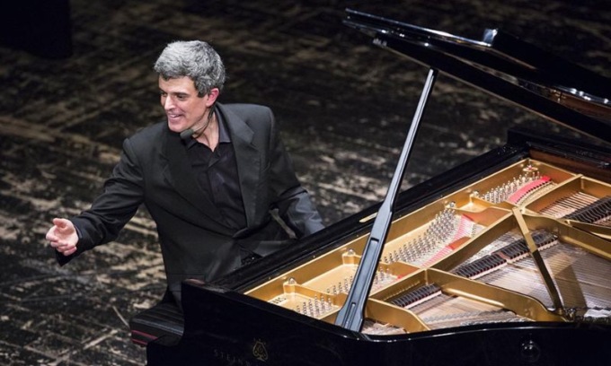 Tornano al Teatro Cavallerizza le lezioni – concerto di Emanuele Ferrari