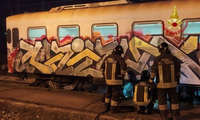 Si incendia treno fermo per un guasto meccanico