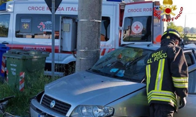 Scontro tra due auto a San Faustino