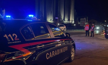 Minaccia i carabinieri e li aggredisce: arrestato un 25enne magrebino