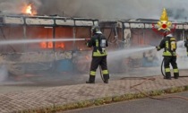A fuoco un autobus autosnodato